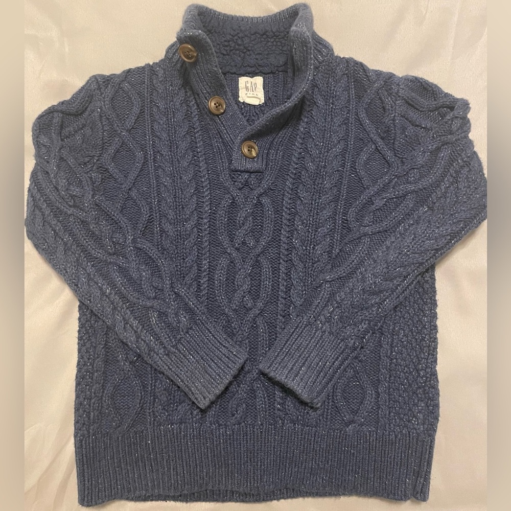 GAP boys navy blue knitted sweater. Size 6-7 years old.